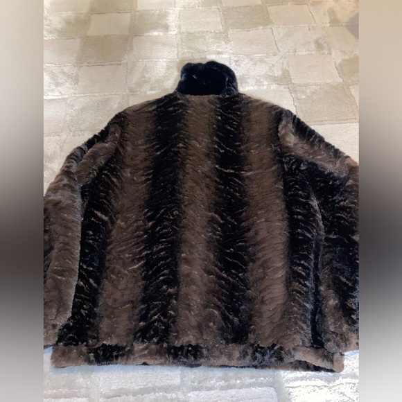 Pamela McCoy Faux Fur Coat Medium - Picture 8 of 8